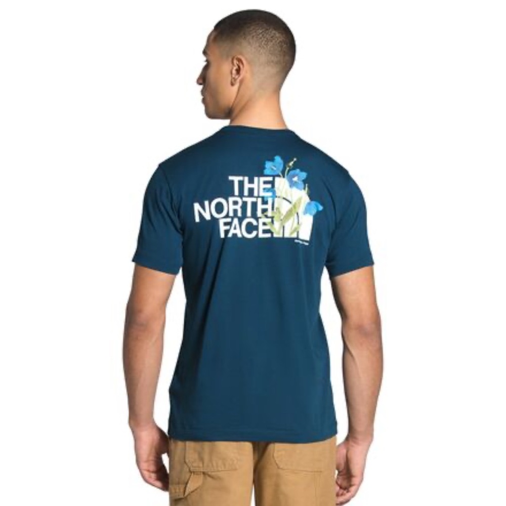 NWOT The North Face
Himalayan Bottle Source Short-Sleeve T-Shirt - Men's